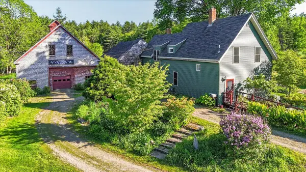 18 Cobb Road, Belfast, ME 04915