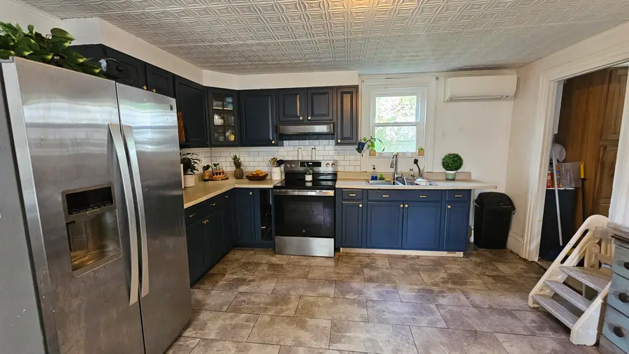 423 Hammond Street, Bangor, ME 04401 - #3