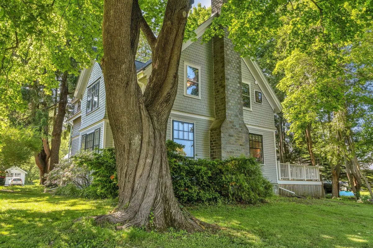 218 Broadway (shaw Avenue) Street, Rockland, ME 04841 - #1