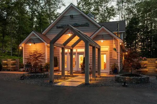98 Meadow Cove Road, Boothbay, ME 04544