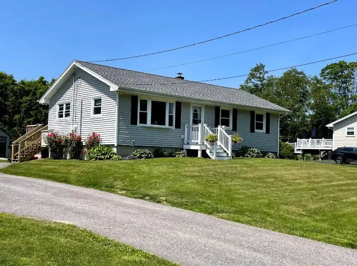4 Queens Drive, Scarborough, ME 04074 - #1