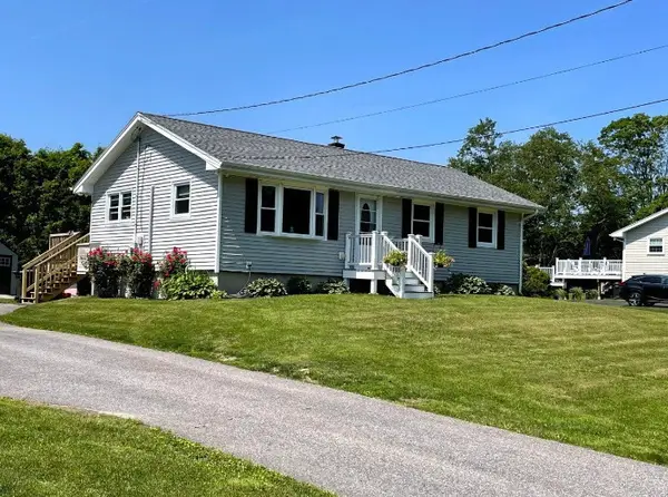4 Queens Drive, Scarborough, ME 04074