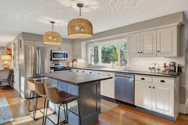 160 Memorial Highway, North Yarmouth, ME 04097