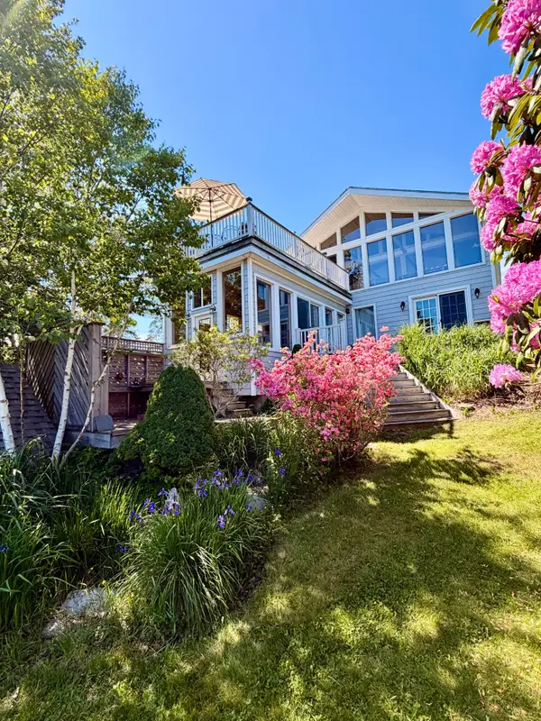 22-26 Tinkers Landing, Vinalhaven, ME 04863