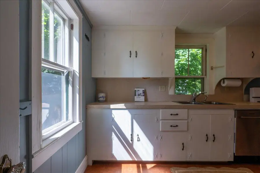 6 Thomas Street, Camden, ME 04843 - #3