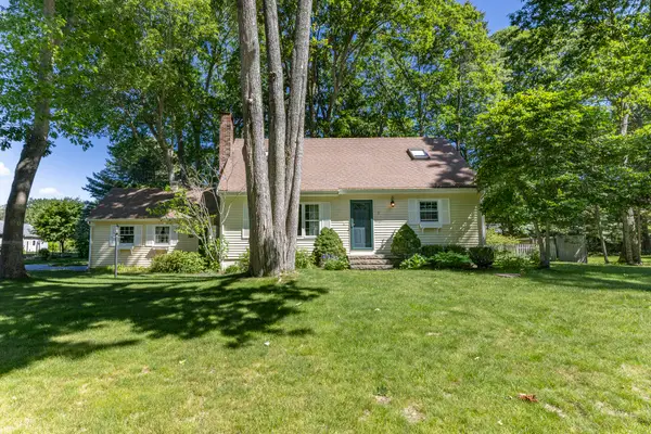 2 Sweet Fern Road, Cape Elizabeth, ME 04107
