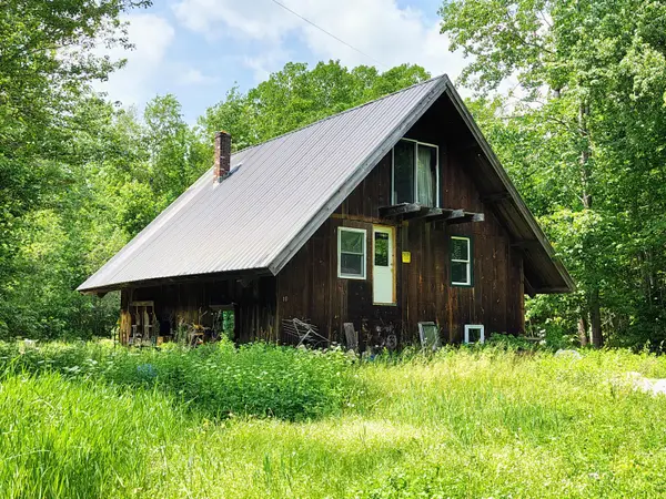 10 Amber Lane, Hudson, ME 04449
