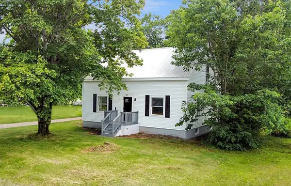 52 Coburn Avenue, Dixfield, ME 04224