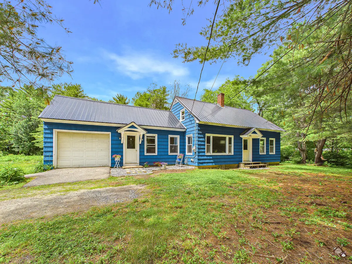 207 Pleasant Street, Mechanic Falls, ME 04256 - #1