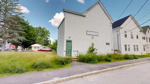 27 Village Street, Lisbon, ME 04250