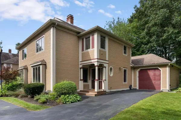 16 Stoneledge Drive #16, Portland, ME 04102
