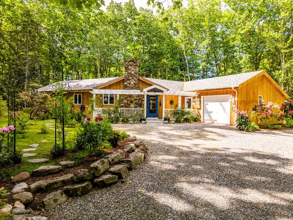 12 Alexander Drive, Rockport, ME 04856