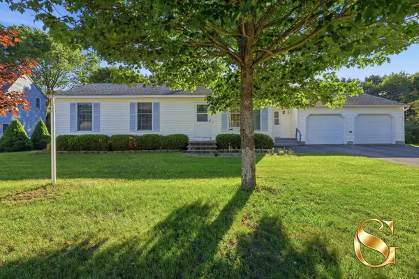 16 Coville Road, Topsham, ME 04086