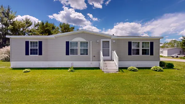 3 Fox Run Drive, Lewiston, ME 04240