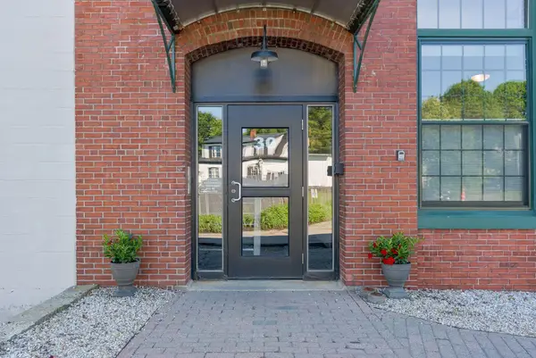 30 Lincoln Street #105, Westbrook, ME 04092