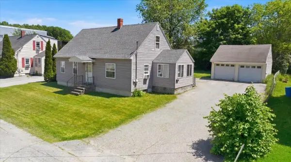 20 Mellon Street, Lewiston, ME 04240