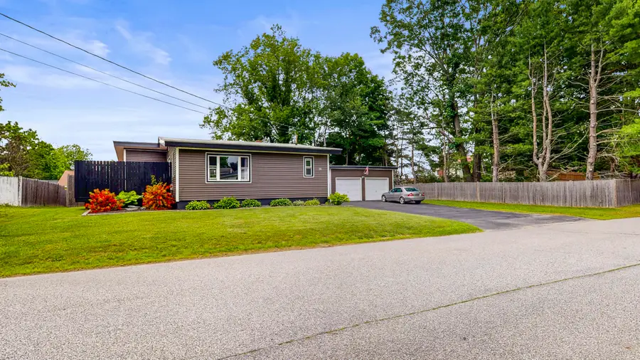 26 Columbia Street, Lewiston, ME 04240 - #3