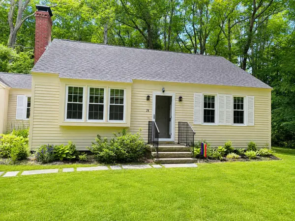 24 Wood Pond Lane #24, Kennebunk, ME 04043
