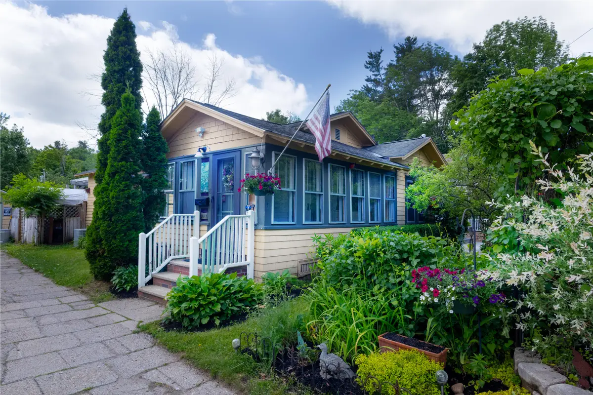 8 Auburn Street, Springvale, ME 04083 - #1