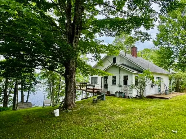 7 21st Fire Road, China, ME 04358
