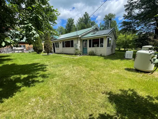 18 Creamer Drive Drive, Plymouth, ME 04969
