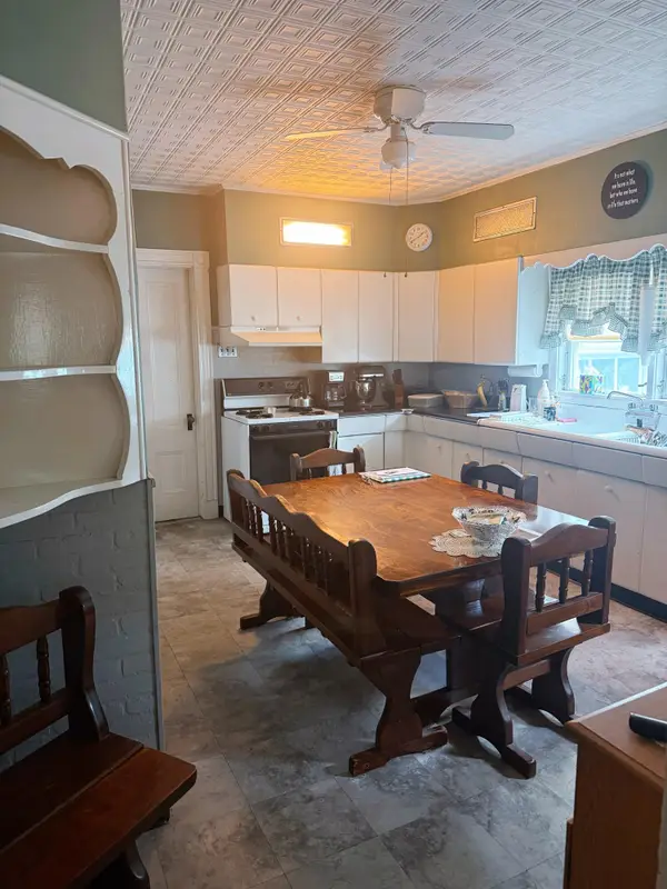 10 Fling Street, Brewer, ME 04412