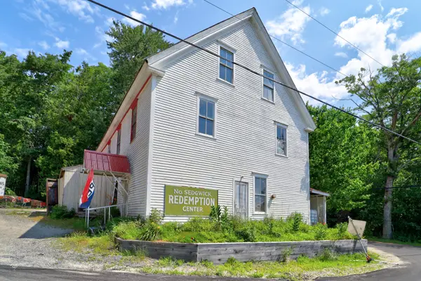 143 N Sedgwick Road, Sedgwick, ME 04676