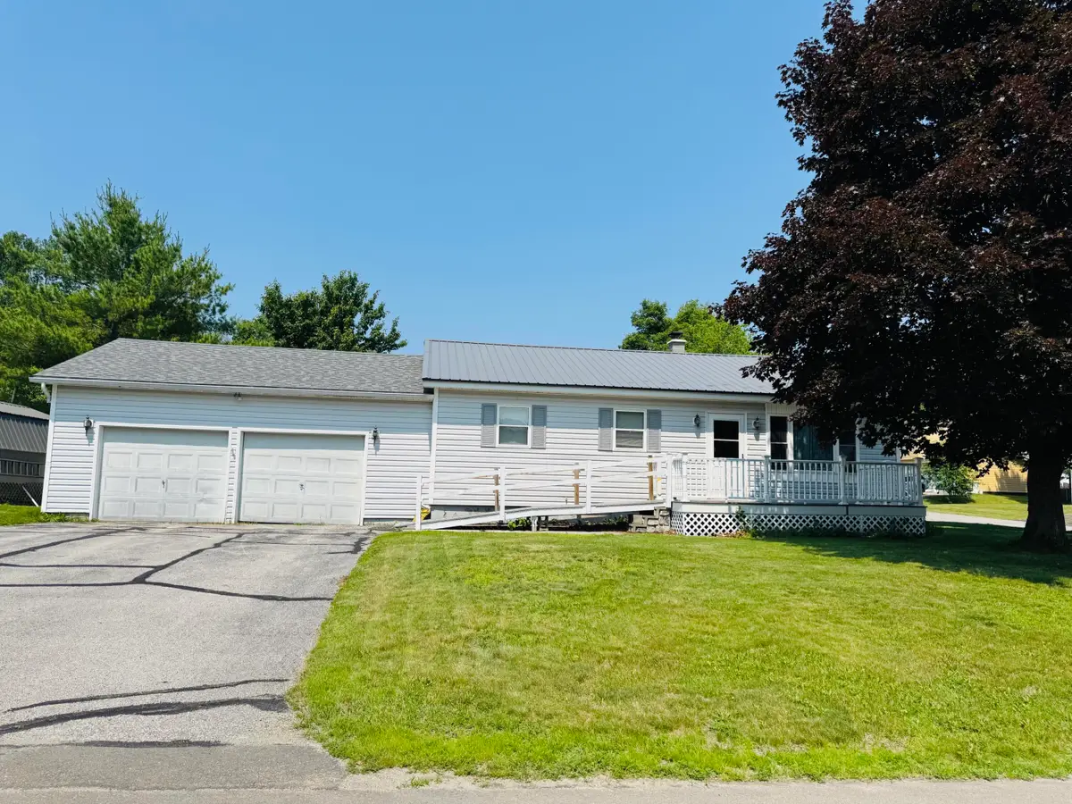 18 Western Avenue, East Millinocket, ME 04430 - #1