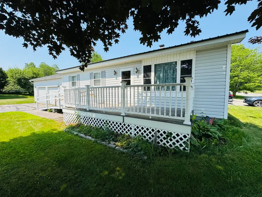 18 Western Avenue, East Millinocket, ME 04430 - #3