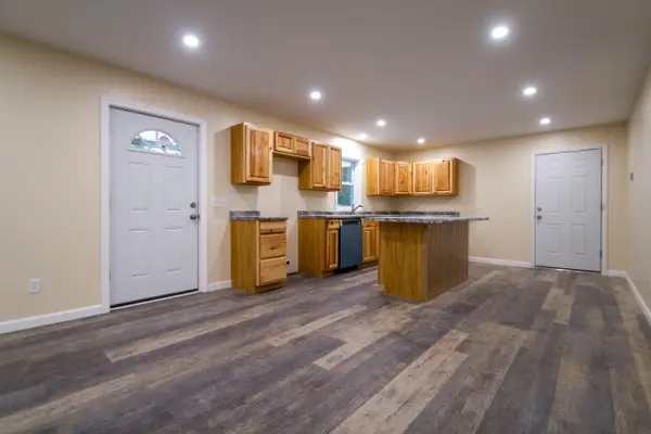 28 Jacques Lane #6, Oakland, ME 04963