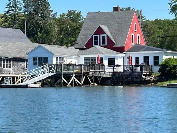 31 Pier Road, Kennebunkport, ME 04046