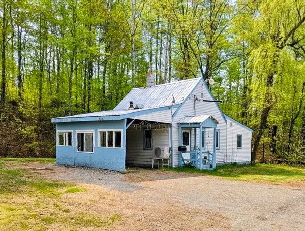 372 River Road, Avon, ME 04966