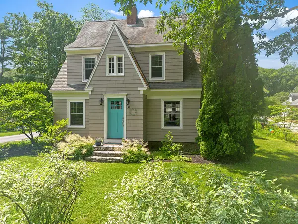 38 Johnson Road, Falmouth, ME 04105
