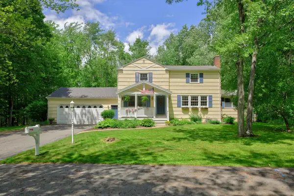 6 Surrey Lane, Cumberland, ME 04110