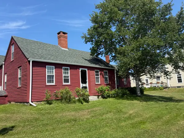 5 Chestnut Street, Vinalhaven, ME 04863