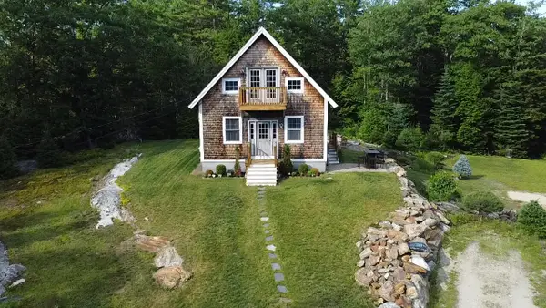 52 Greystone Lane, Brunswick, ME 04011