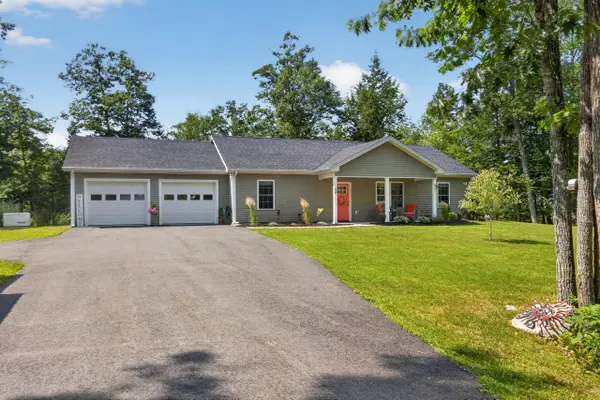 520 Bog Road, Hermon, ME 04401