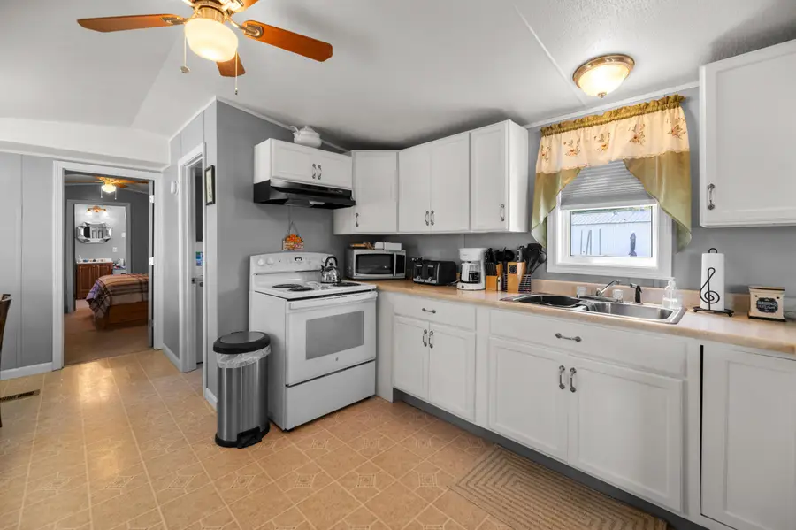 9 Long Avenue, Clinton, ME 04927 - #2