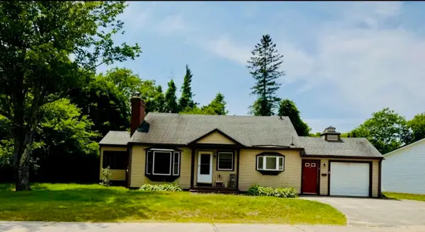 14 Howard Street, Mexico, ME 04257
