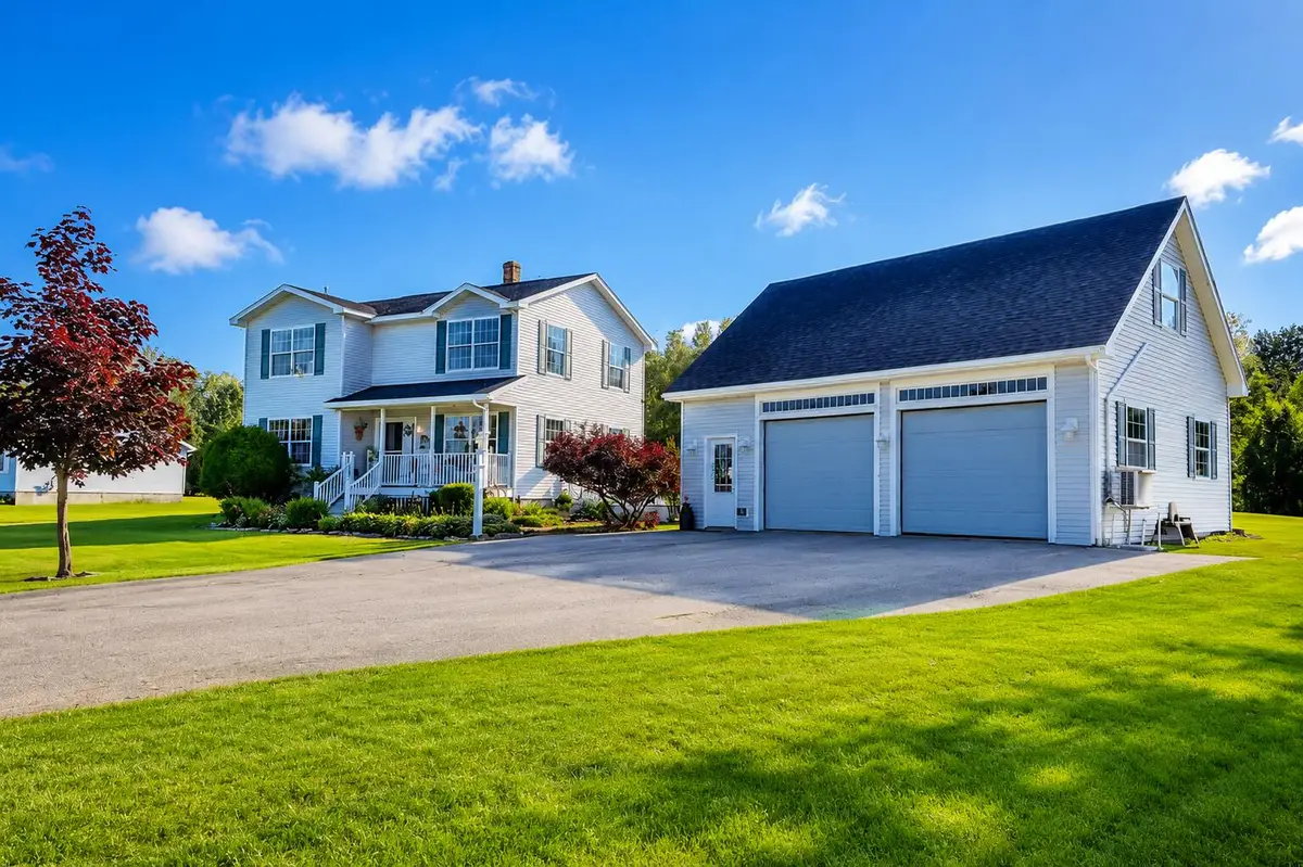 2025 Glenwood Avenue, Hermon, ME 04401 - #1
