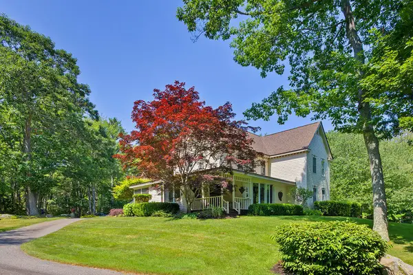 23 Elizabethan Drive, Kennebunkport, ME 04046