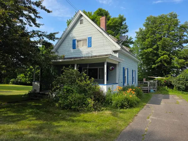 28 N Guilford Road, Monson, ME 04464