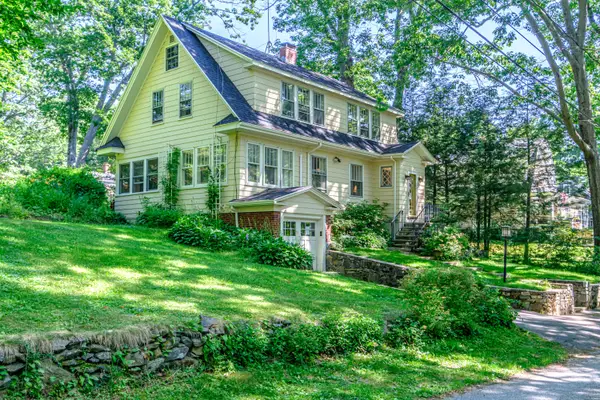72 Stonybrook Road, Cape Elizabeth, ME 04107