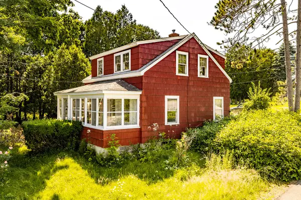 6 Pine Street, Rockport, ME 04856