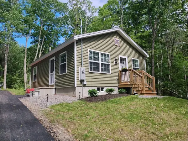 80 Ridgeway Circle, Waterboro, ME 04061