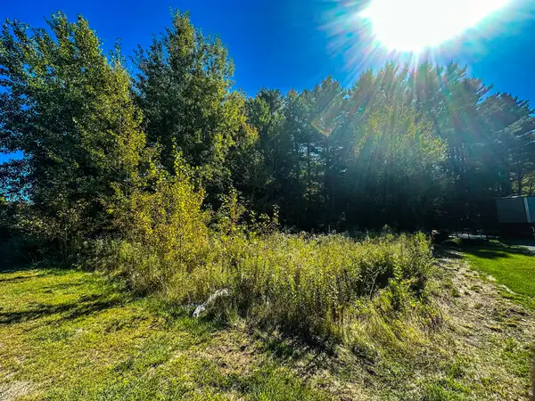 60 Constitution Avenue, Hampden, ME 04444