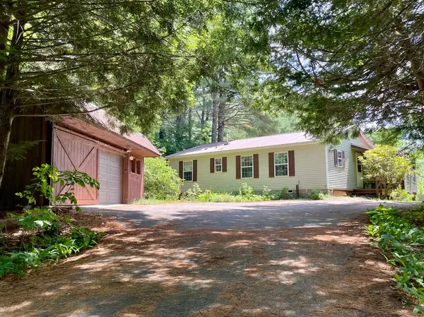 27 Meadow Lark Lane, Lincolnville, ME 04849