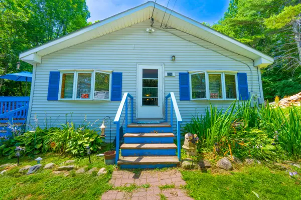 696 Plains Road, Mount Vernon, ME 04350