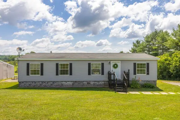 18 Riverside Terrace, Sidney, ME 04330