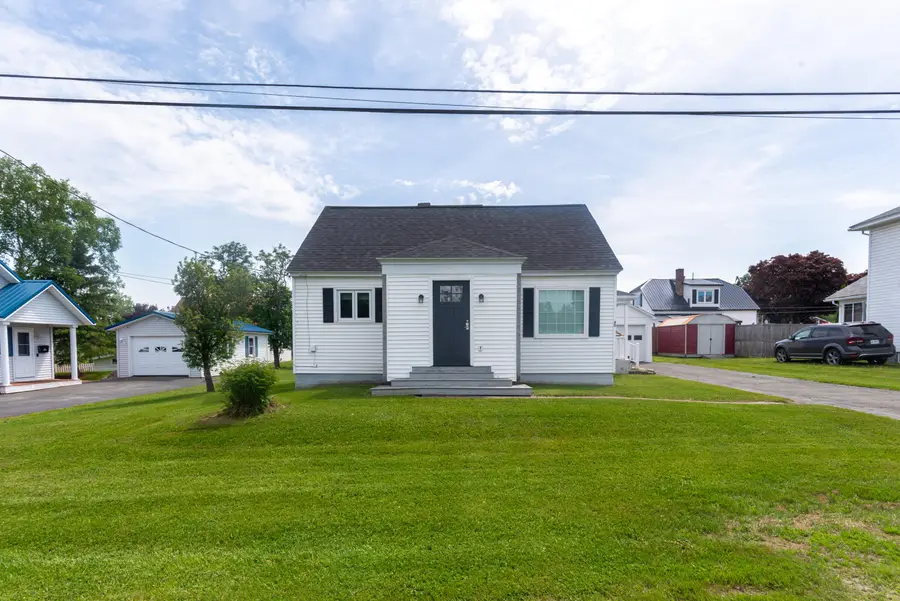 90 19th Avenue, Madawaska, ME 04756 - #3